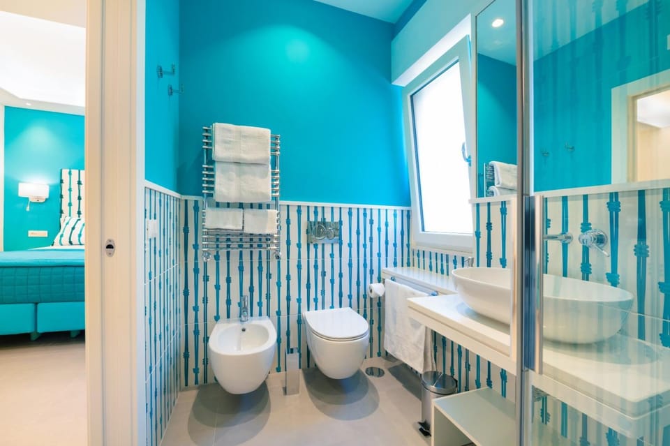 Toilet, Bed, Bedroom, bidet, towels