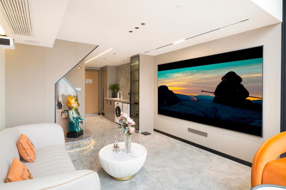 TV and multimedia, Living room, Seating area, Evening entertainment