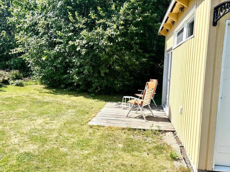 Cozy cottage close to nature and city Chalet in Huddinge