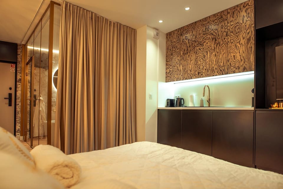 Bed, Kitchen or kitchenette, Photo of the whole room, Bedroom, wardrobe