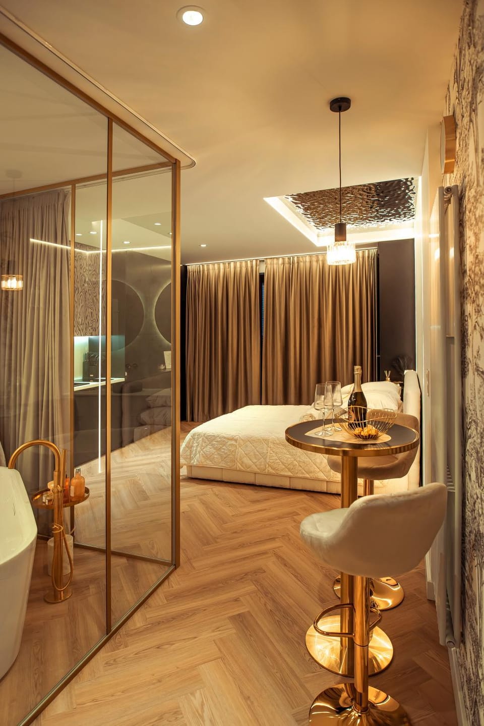 Bed, Living room, Photo of the whole room, Seating area, Bedroom