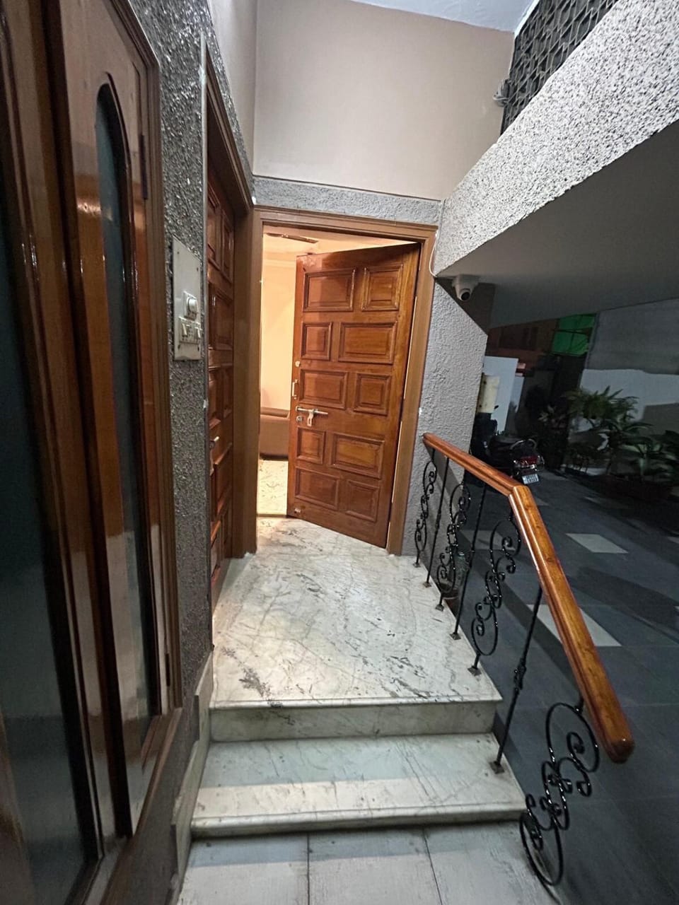 Entire 2Bhk Ground floor -Vaayu Aastha 5 Min to Temple Apartment in Varanasi
