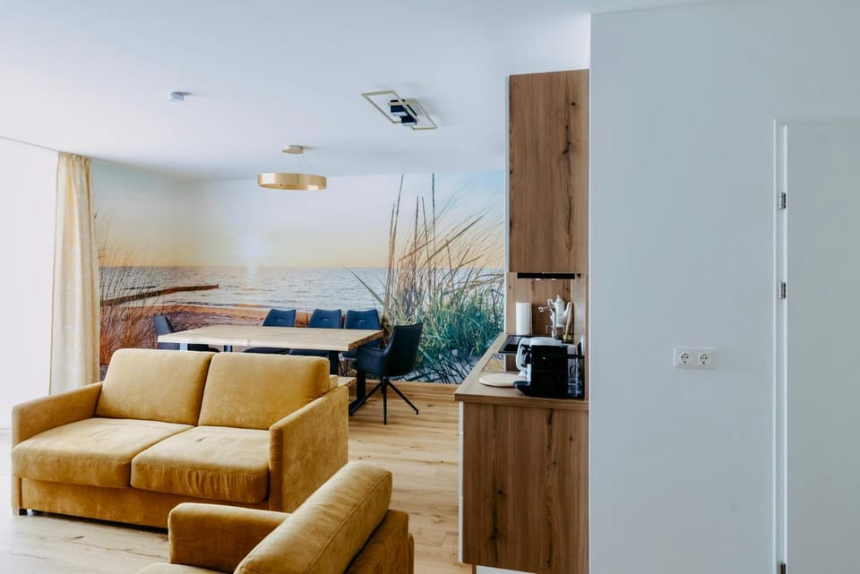 Kitchen or kitchenette, Seating area, Dining area