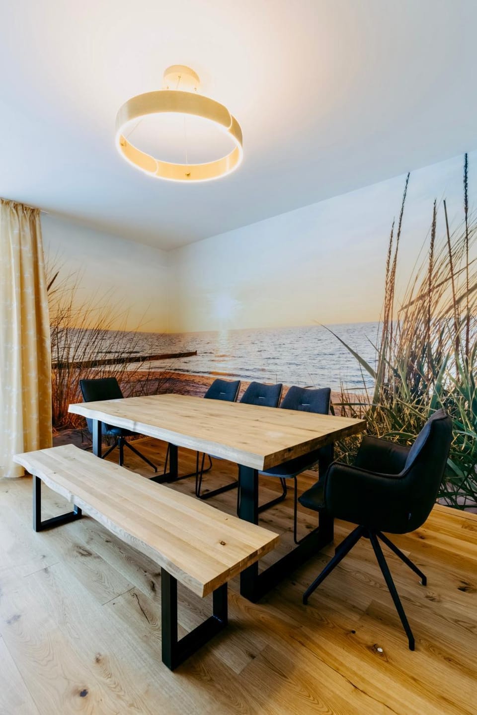 Seating area, Dining area