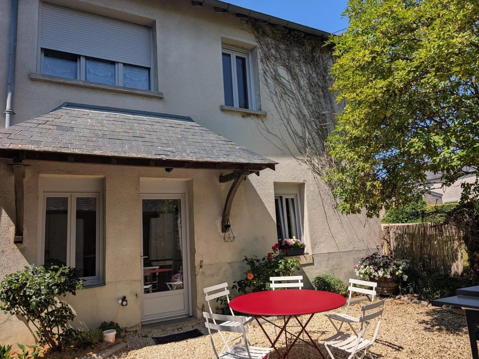 Gîte au calme avec jardin et wifi à Saint-Doulchard - FR-1-586-68 House in Bourges
