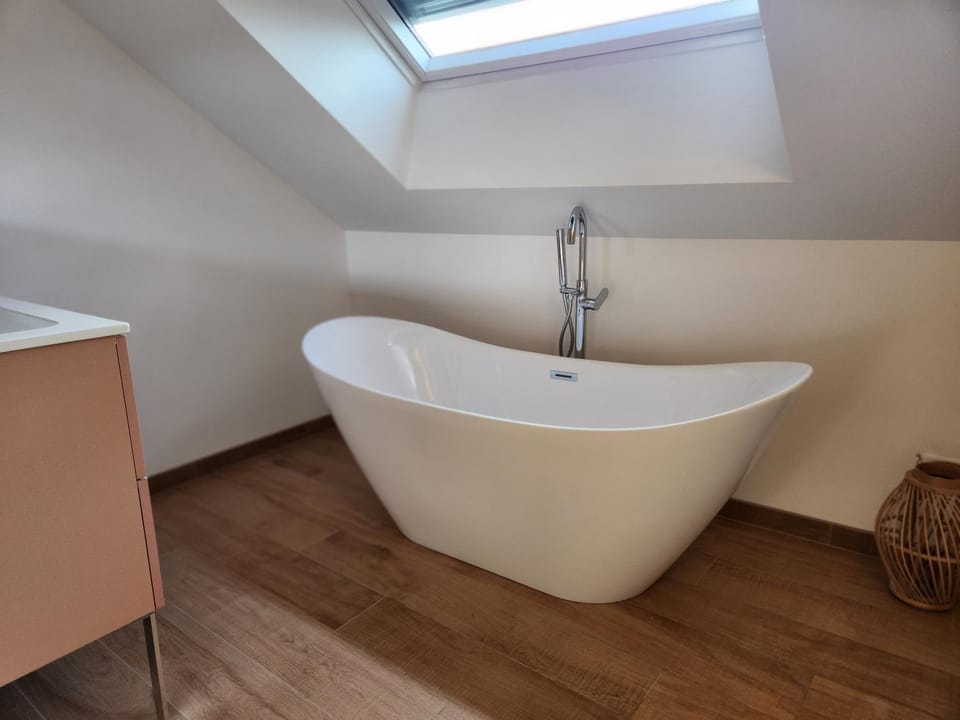 Bathroom, Bath