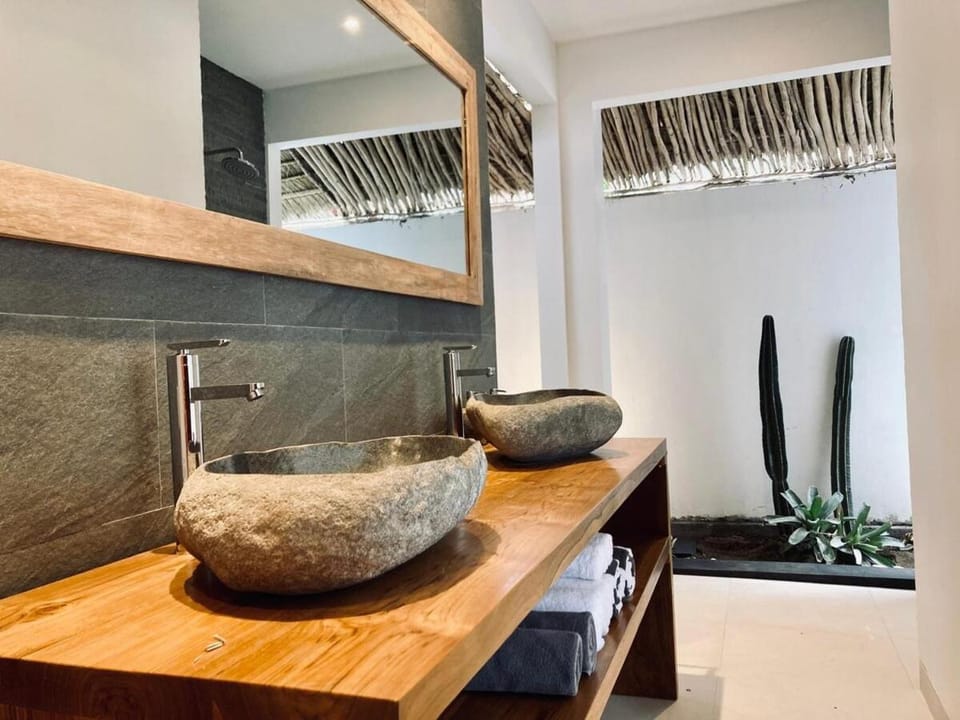 Green Pearl Villa 6 Bedroom Family Ubud Villa in Tampaksiring