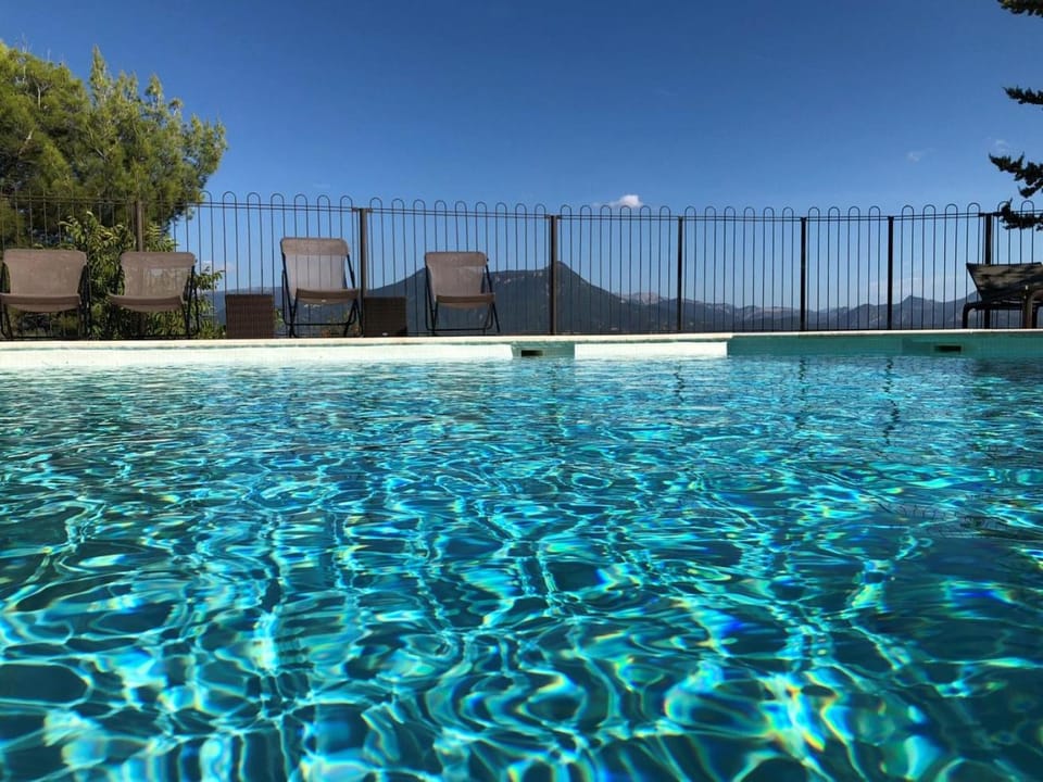 Day, Swimming pool, sunbed