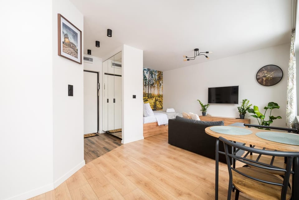 Communal lounge/ TV room, TV and multimedia, Kitchen or kitchenette, Living room, Seating area, Dining area, Evening entertainment