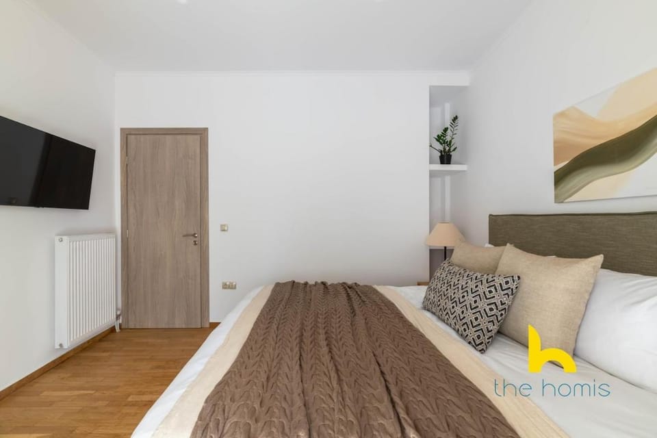 Chic Koukaki Haven Steps to Metro & Acropolis! Apartment in Kallithea