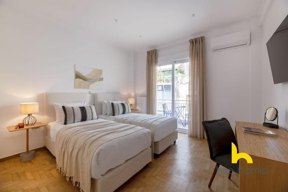 Chic Koukaki Haven Steps to Metro & Acropolis! Apartment in Kallithea