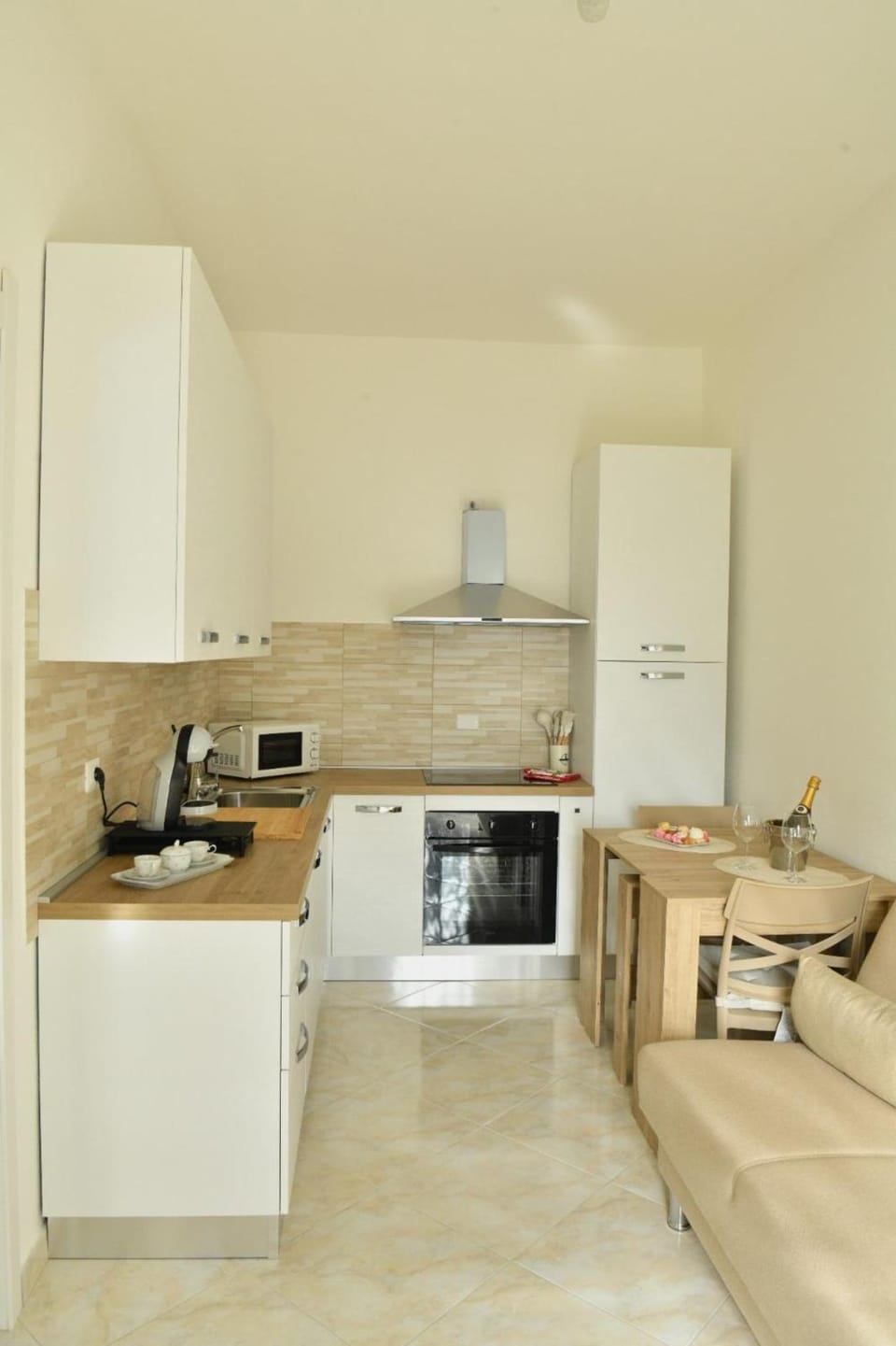 Kitchen or kitchenette, Living room