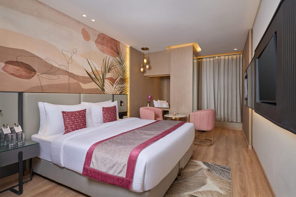 Photo of the whole room, Bedroom
