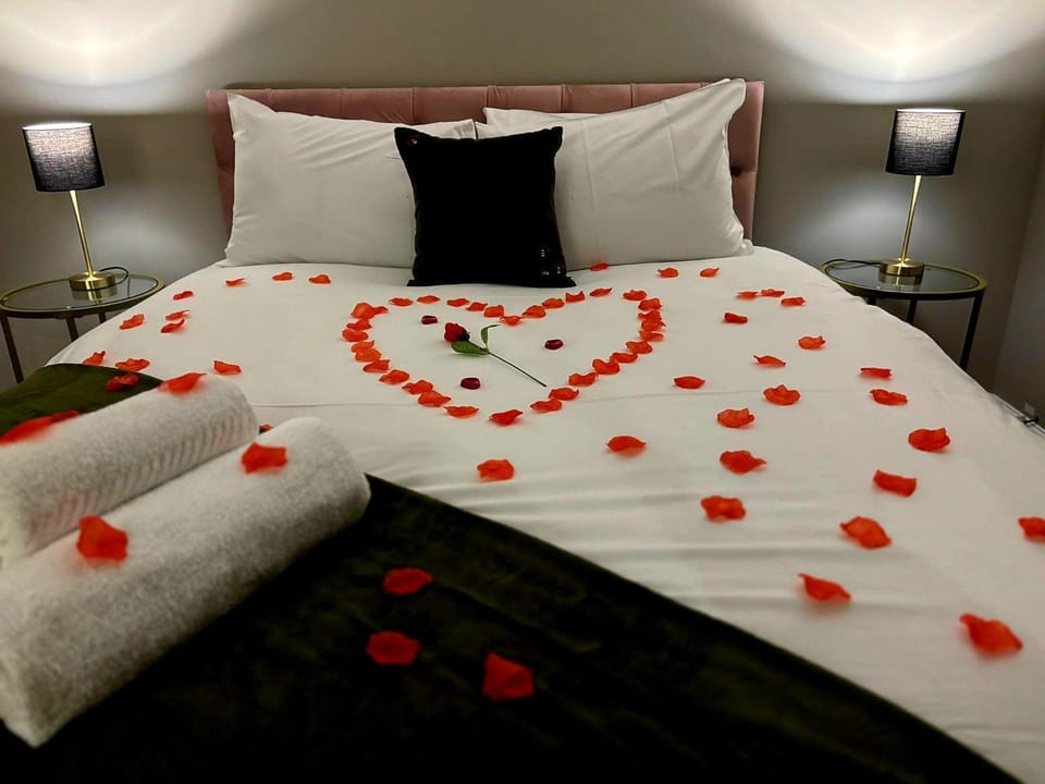 Hamilton Luxury - The James Suite Apartment in Wyre District