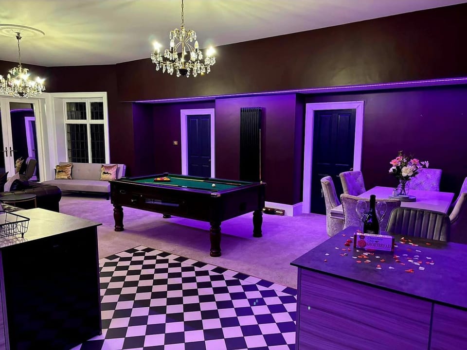 Hamilton Luxury - The James Suite Apartment in Wyre District