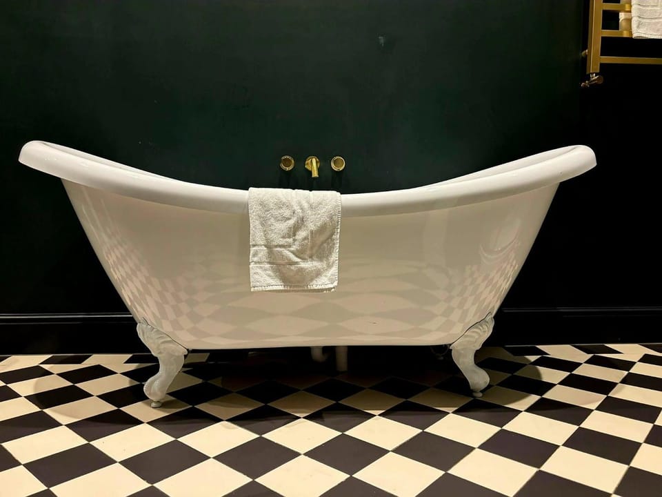 Hamilton Luxury - The James Suite Apartment in Wyre District