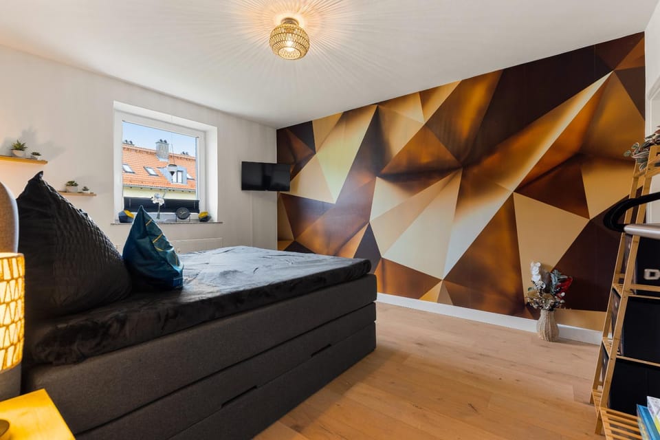 Bed, TV and multimedia, Photo of the whole room, Bedroom
