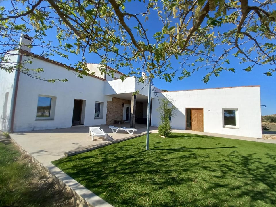 Mas Miralles, L'Ampolla, Delta del Ebre National Park, Piscina privada House in Baix Ebre
