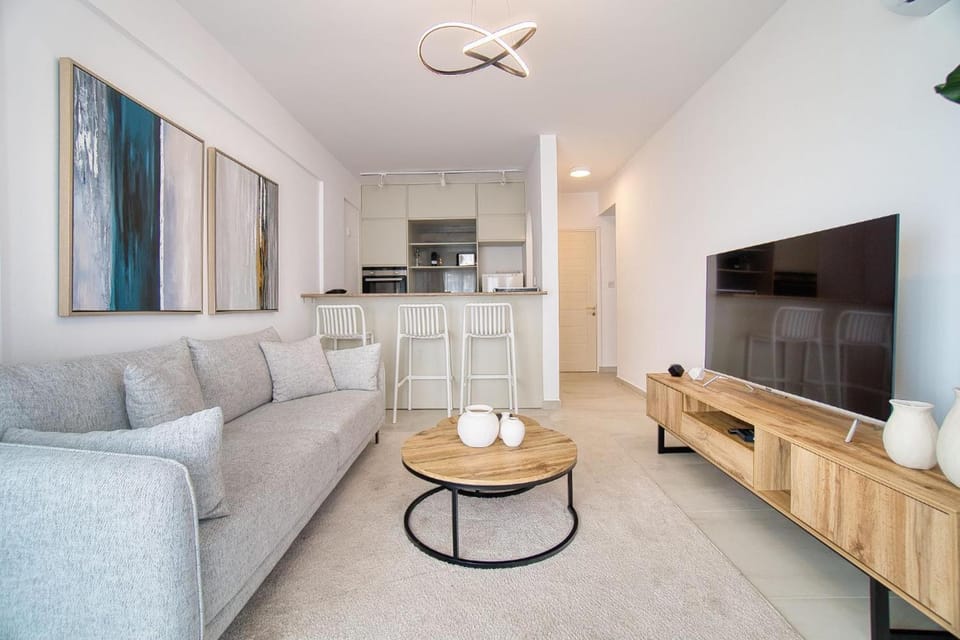Communal lounge/ TV room, Kitchen or kitchenette, Living room, Seating area, Dining area, Evening entertainment