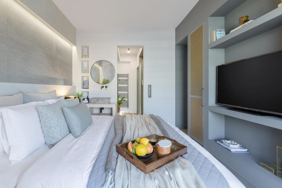 50 Shades of Athens, Kingsize Suite with Jacuzzi! Apartment in Athens
