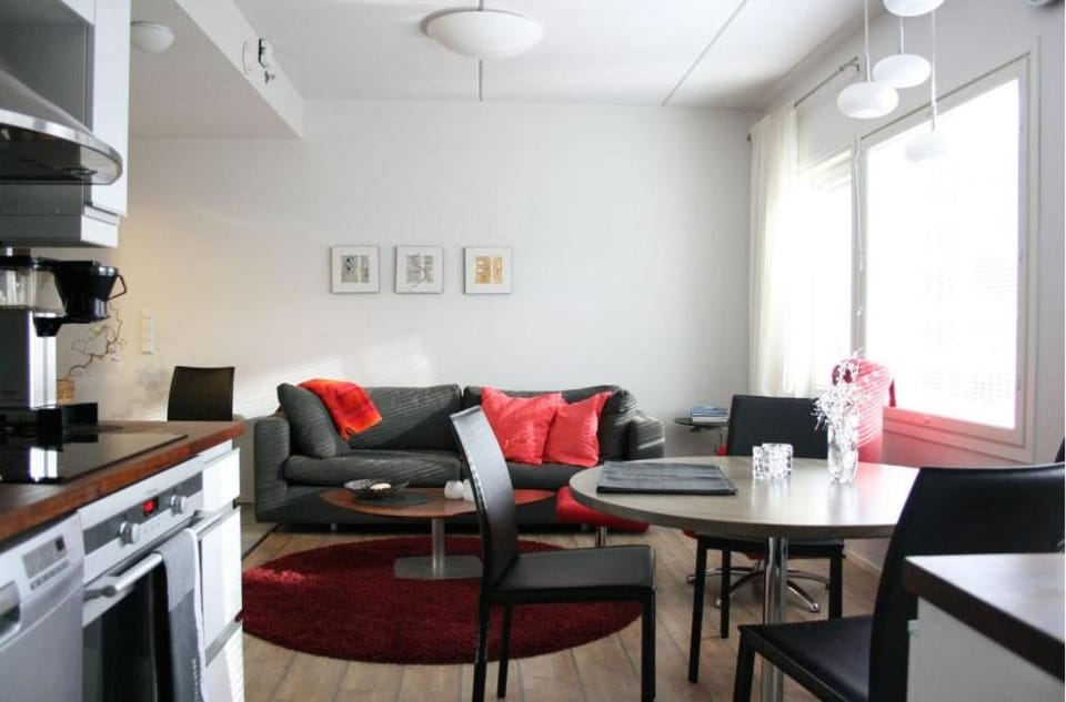 Kitchen or kitchenette, Seating area, Dining area