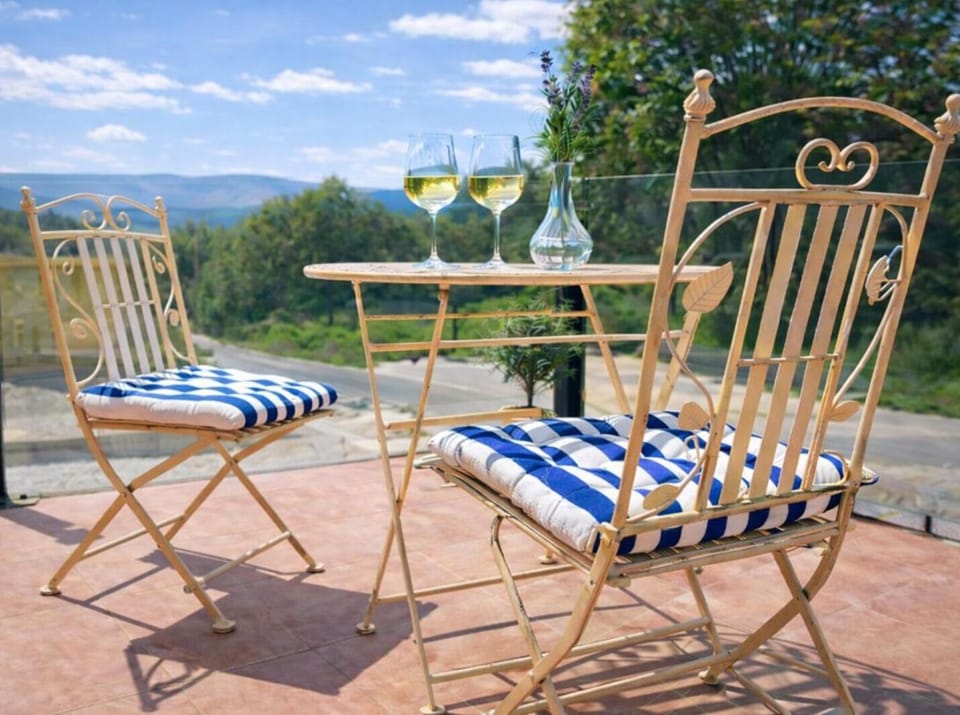 Balcony/Terrace, Seating area, Mountain view