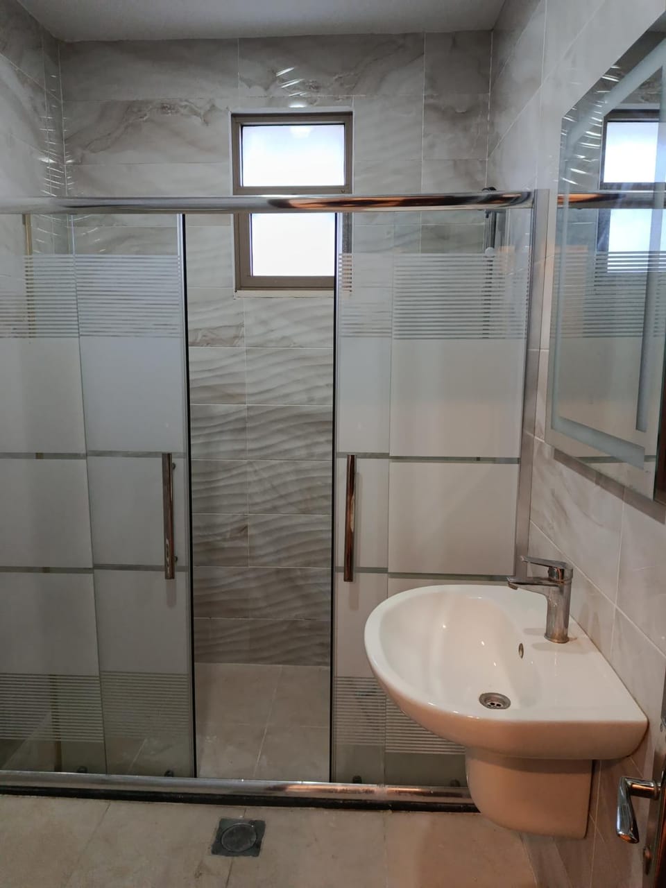 شقه مفروشه للايجار بجانب الكارفور اربد Apartment in North District