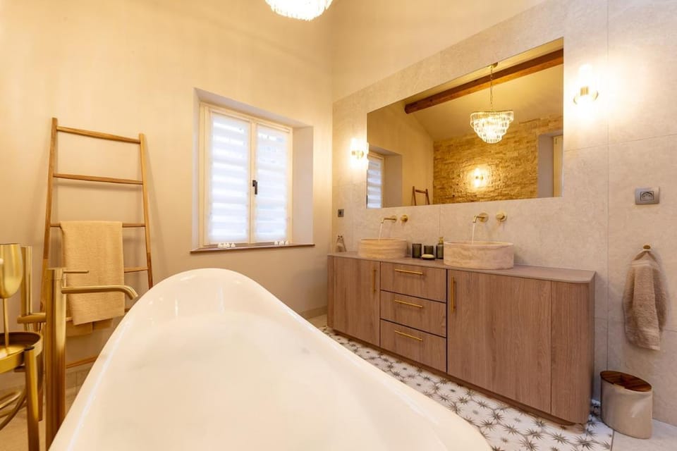 Love Room Dora Maar - Desire, bathtub and pleasures Apartment in Mougins