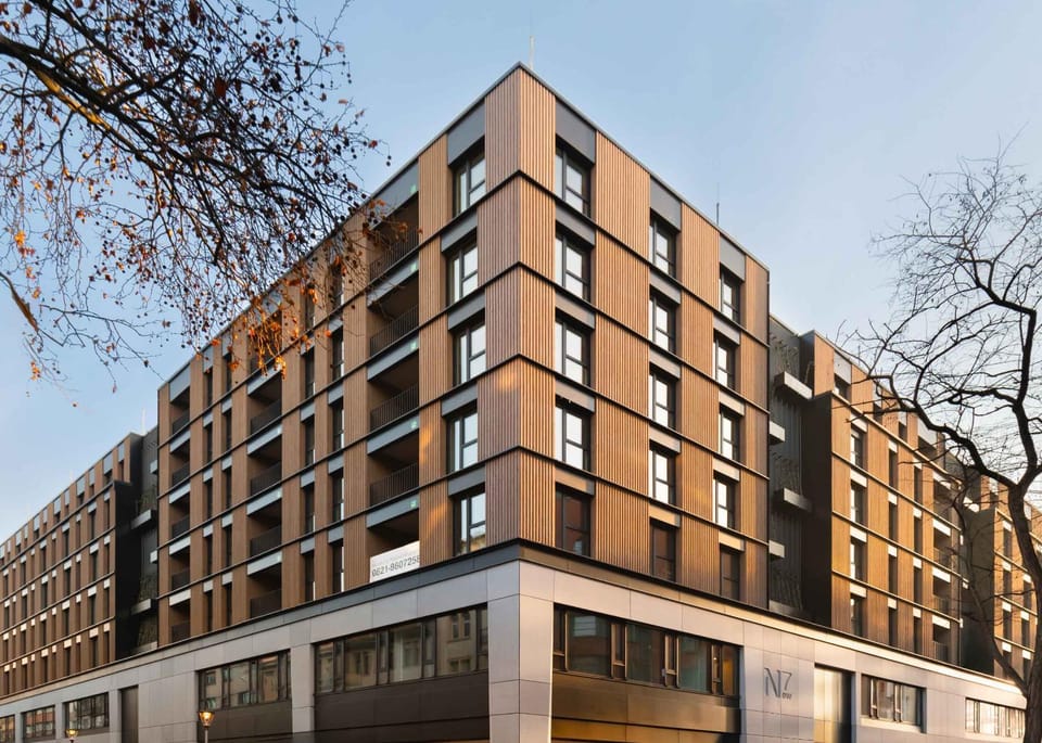 Property building, Facade/entrance, Day