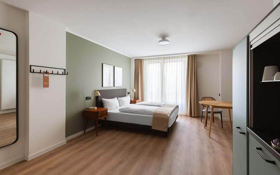 Bed, Kitchen or kitchenette, Photo of the whole room