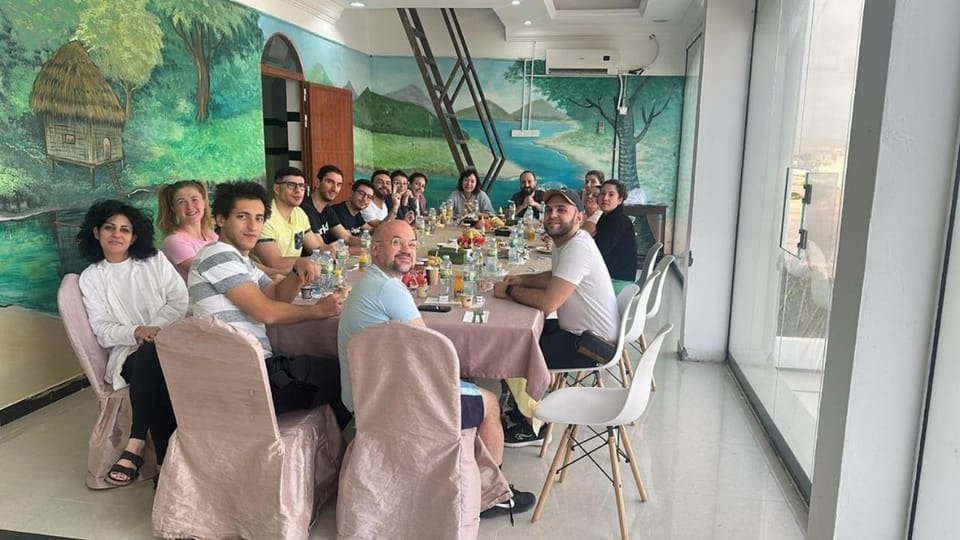 Restaurant/places to eat, Guests, group of guests