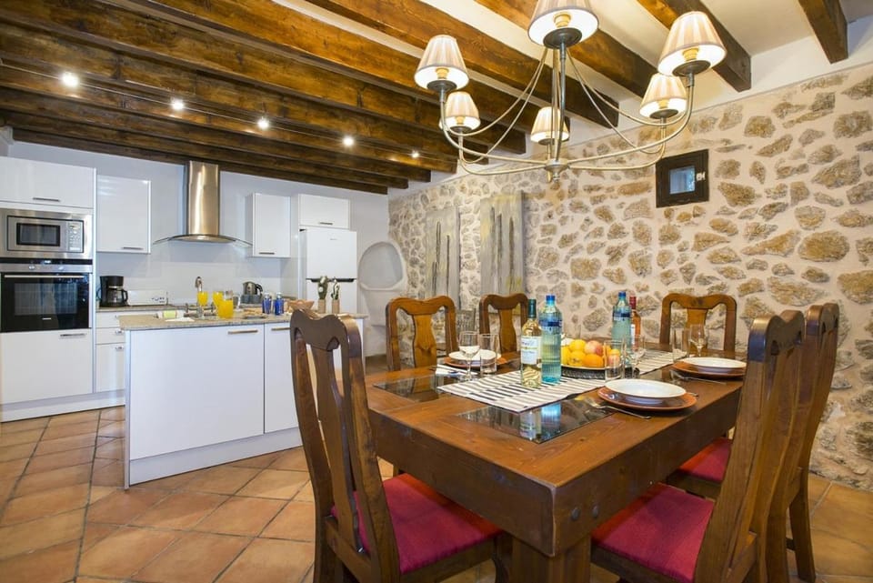 Rafalet Dalt Villa in Raiguer