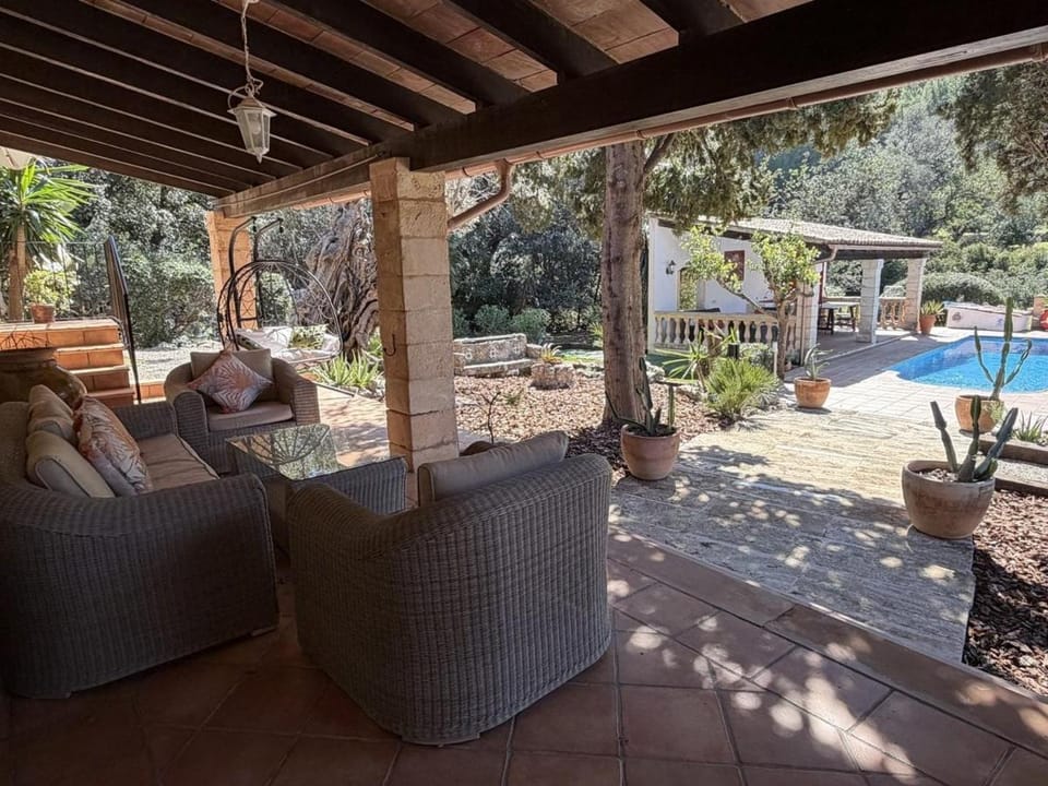 Rafalet Dalt Villa in Raiguer