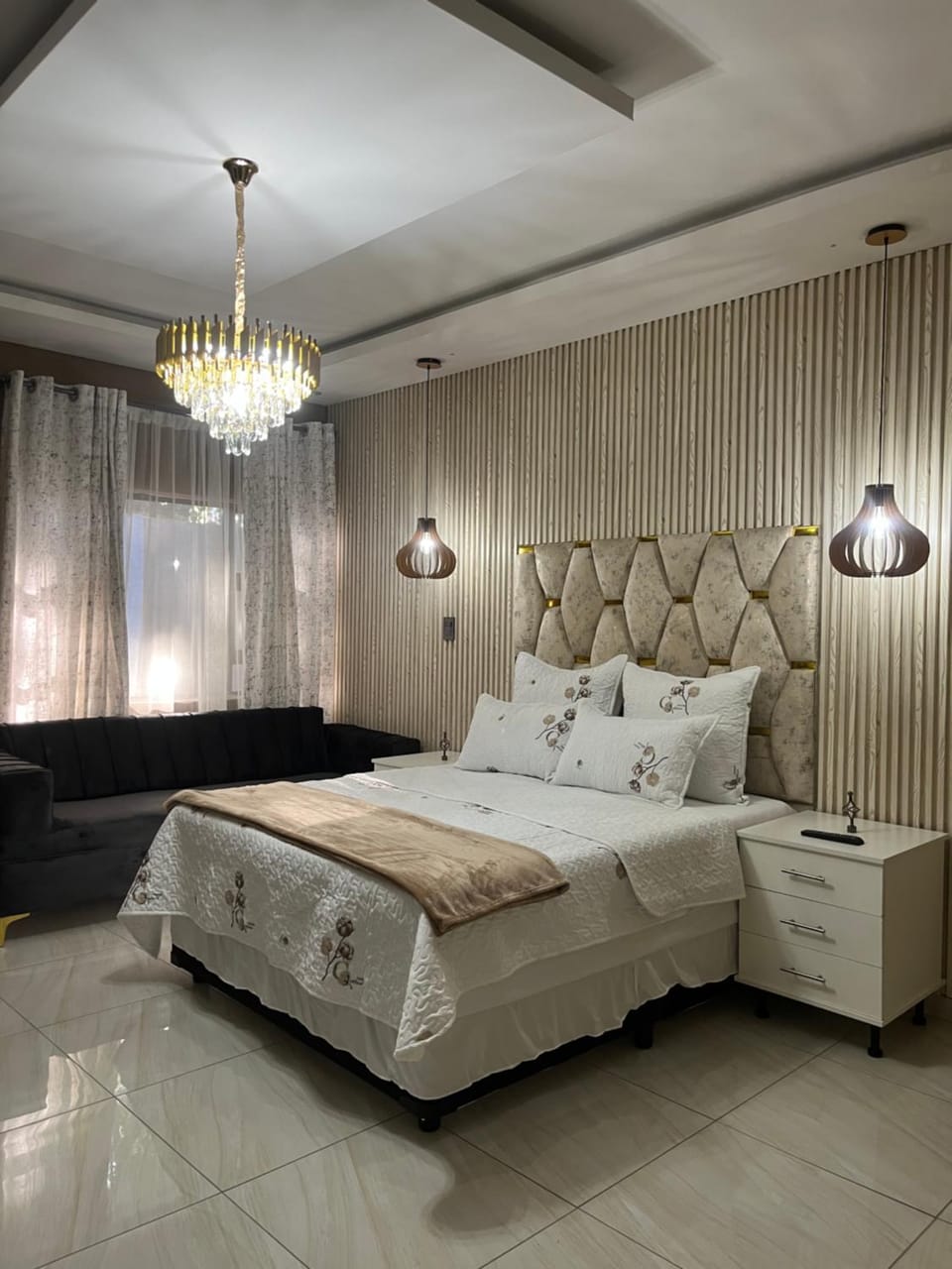 M & J Executive Suites Hotel in Johannesburg