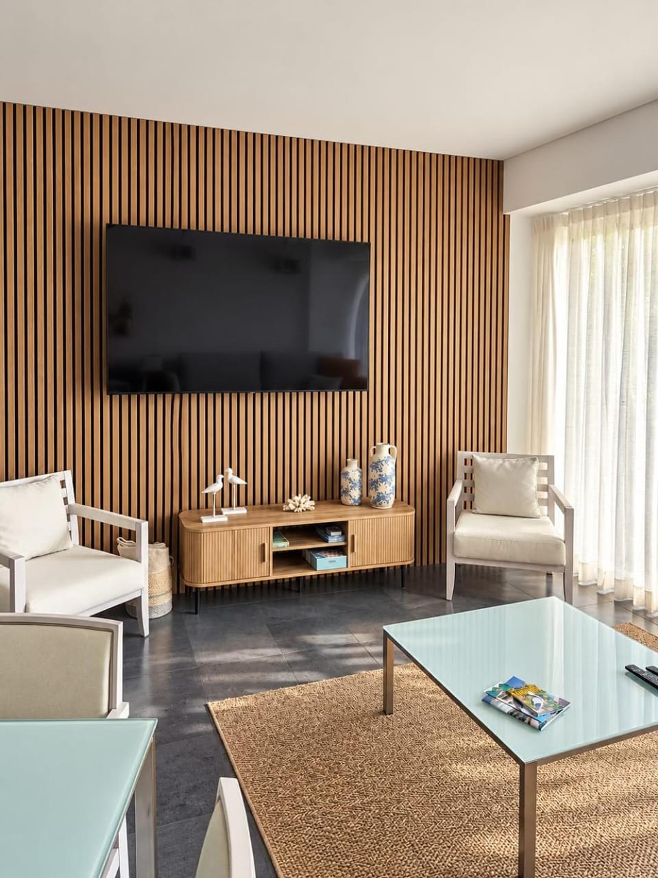 Communal lounge/ TV room