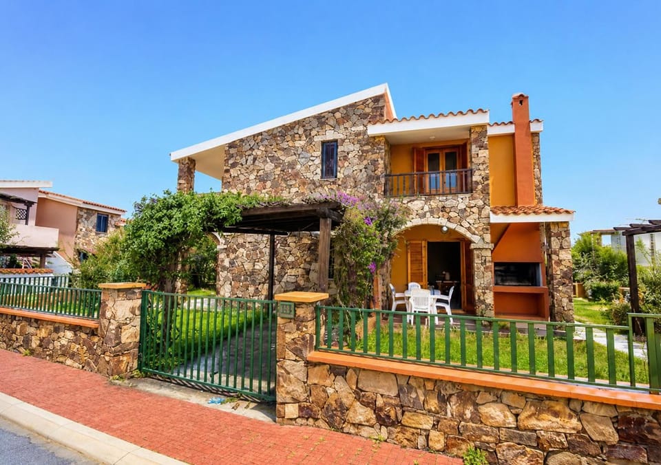 Property building, Day
