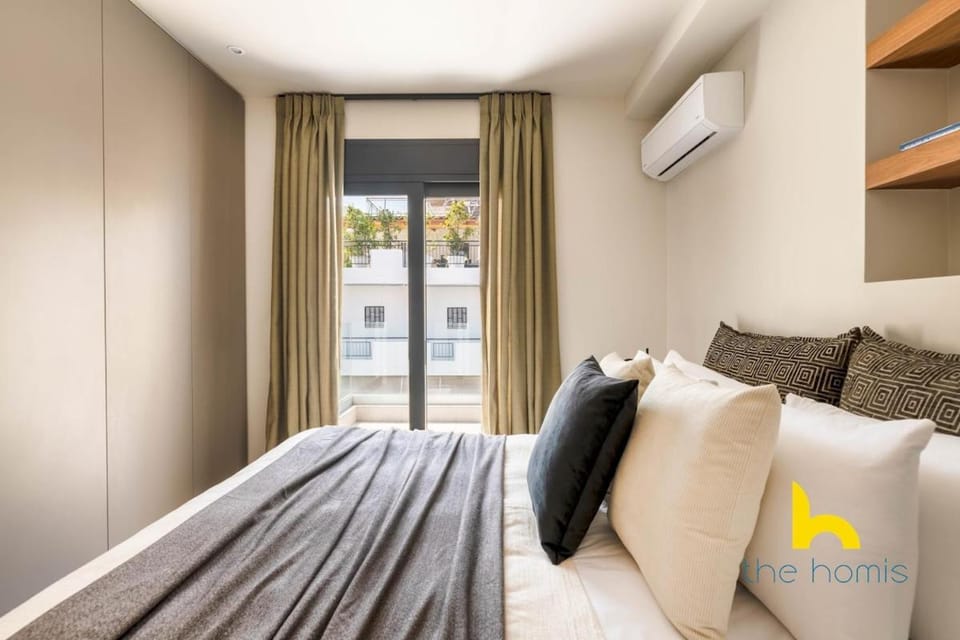 Majestic Acropolis View w Large Patio & Parking Apartment in Athens