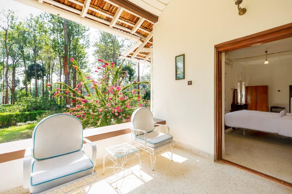 Balcony/Terrace, Photo of the whole room, Seating area, Bedroom