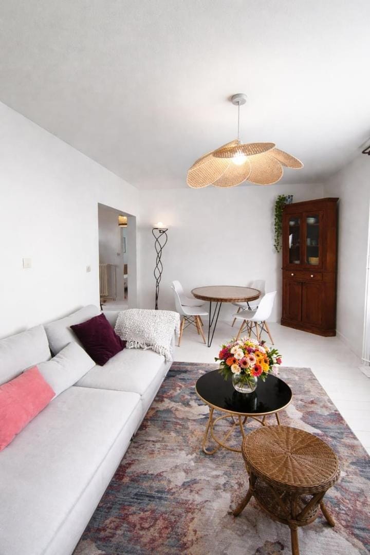 Cocon moderne avec jardin privatif – Tours Apartment in Tours