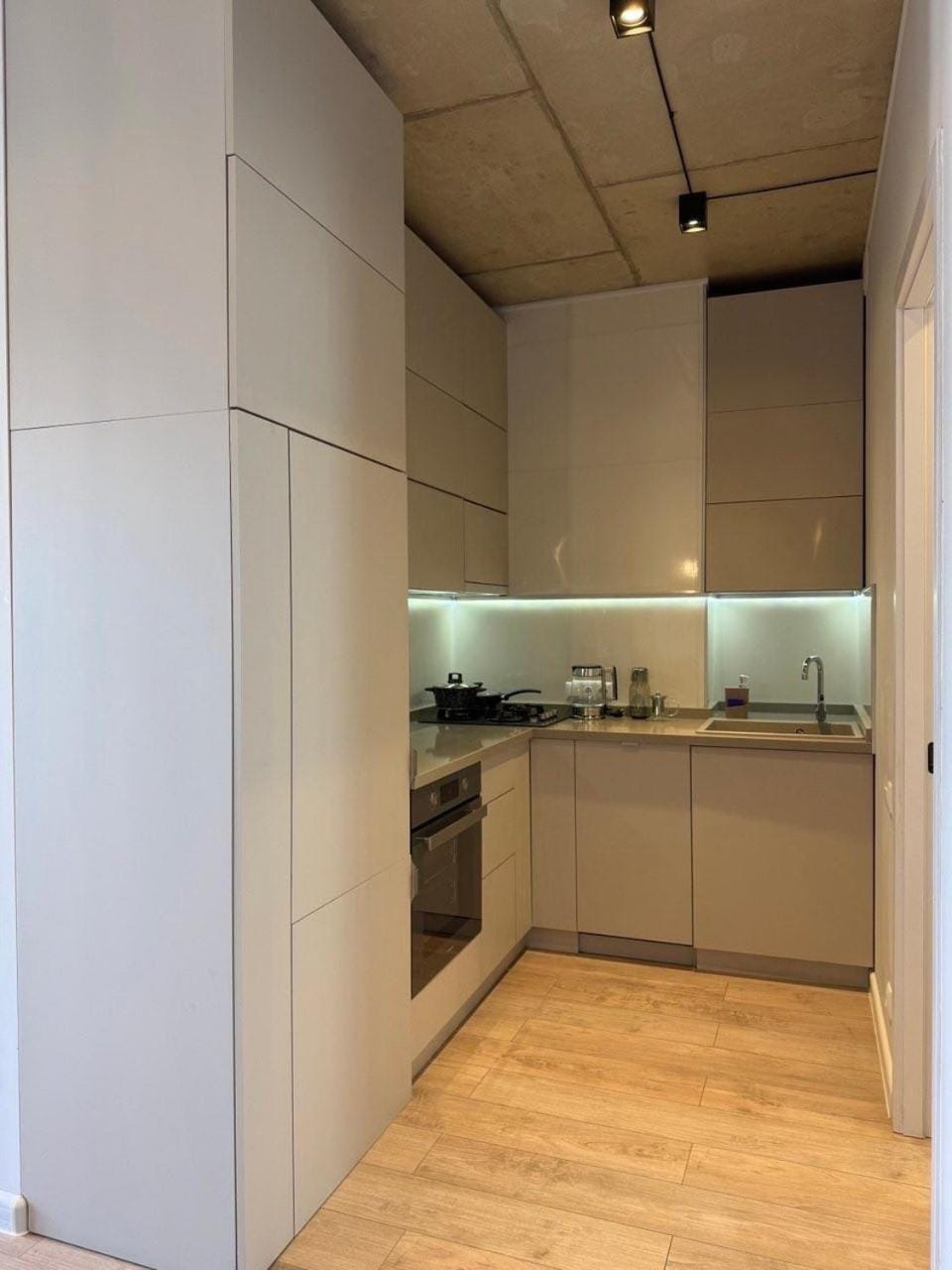 Kitchen or kitchenette, stove