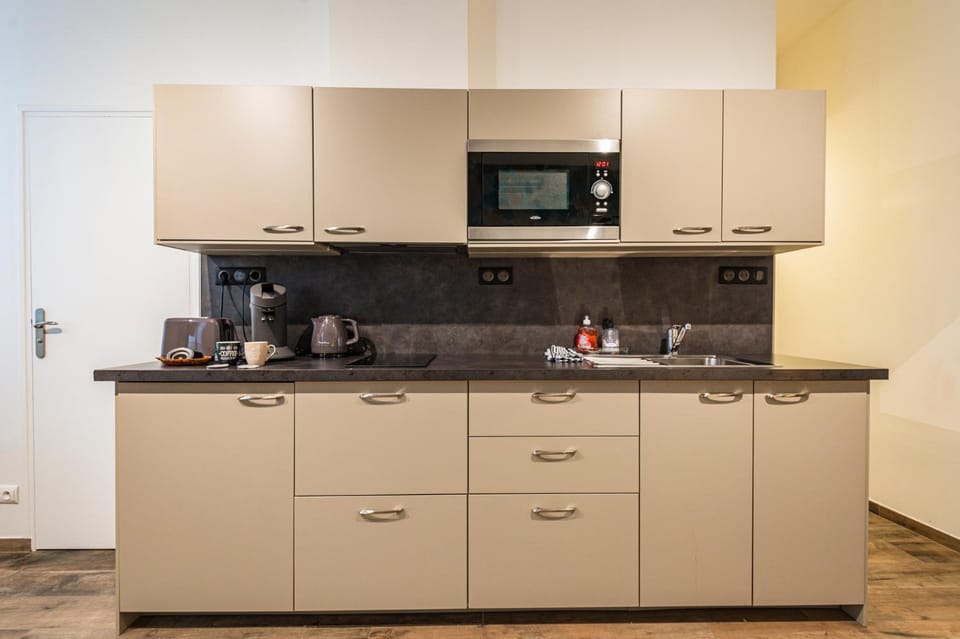 Kitchen or kitchenette, pet friendly, stove