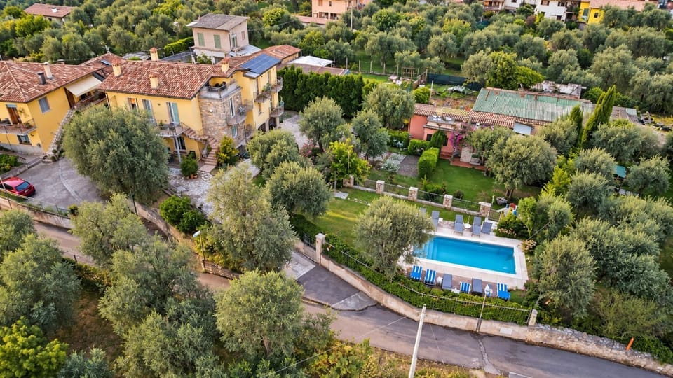 Villa Gaia Apartments pool wifi parking Apartment in Malcesine
