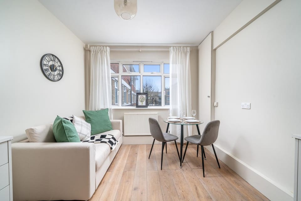 Southwark, London - Lovely Two-Bedroom Apartment Apartment in London Borough of Southwark