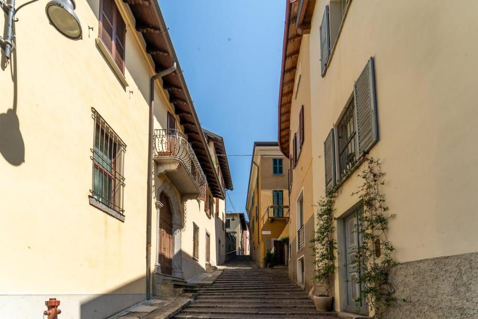 Vintage Home in the hamlet with lake view Apartment in Canton of Ticino