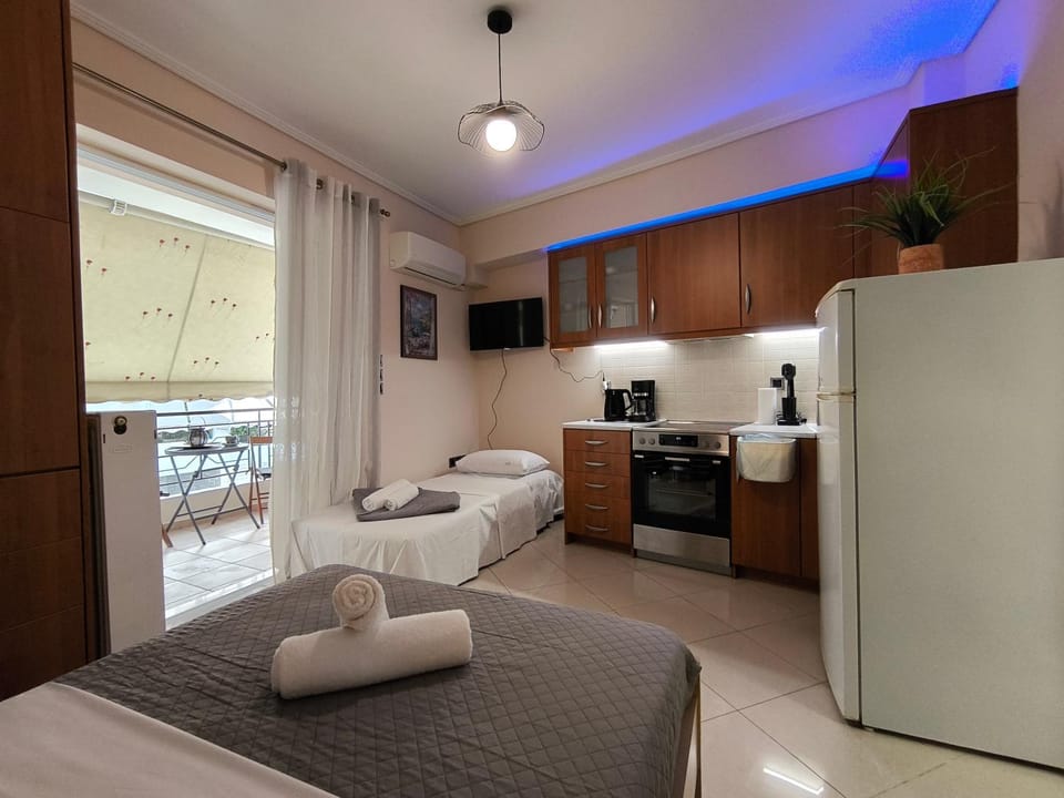 Bed, Kitchen or kitchenette
