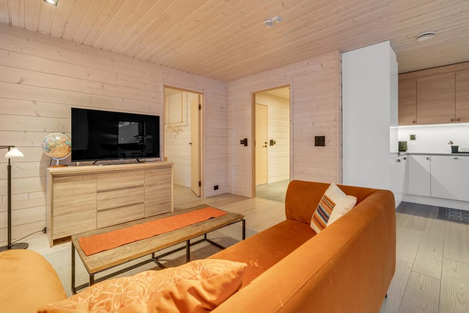 TV and multimedia, Kitchen or kitchenette, Living room, Seating area