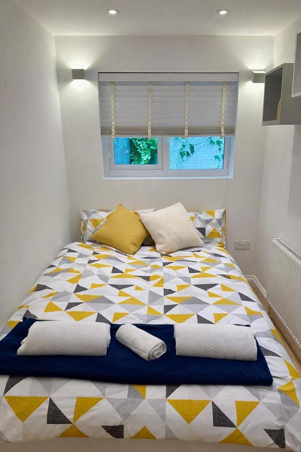 Charming 2BR Flat with Private Garden Apartment in City of Westminster
