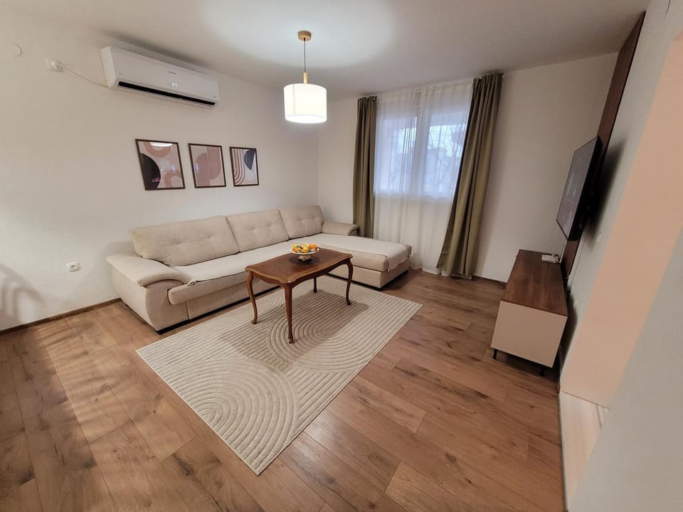 TV and multimedia, Living room, air conditioner