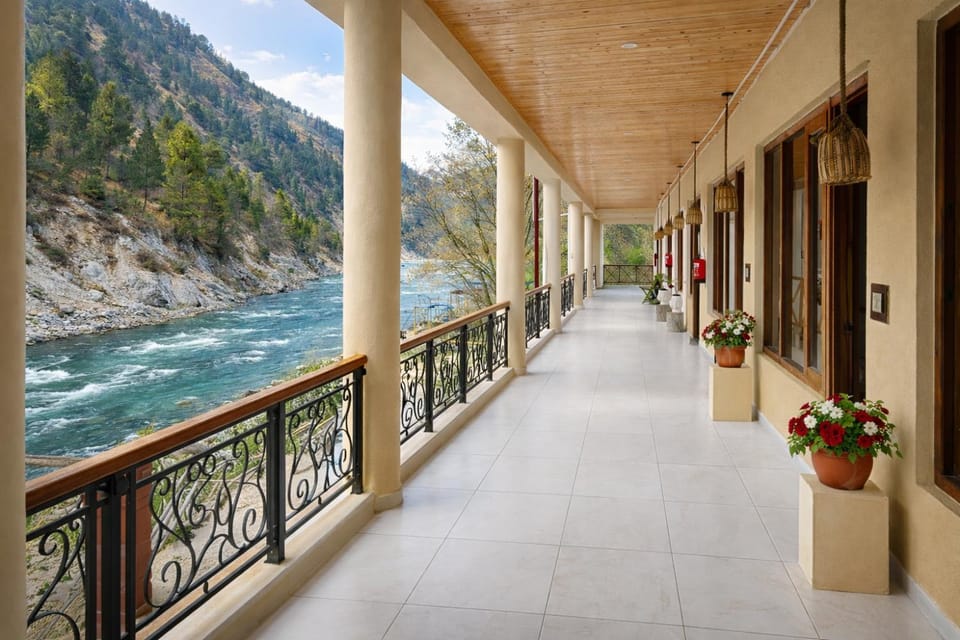Day, Natural landscape, Balcony/Terrace, Mountain view, River view