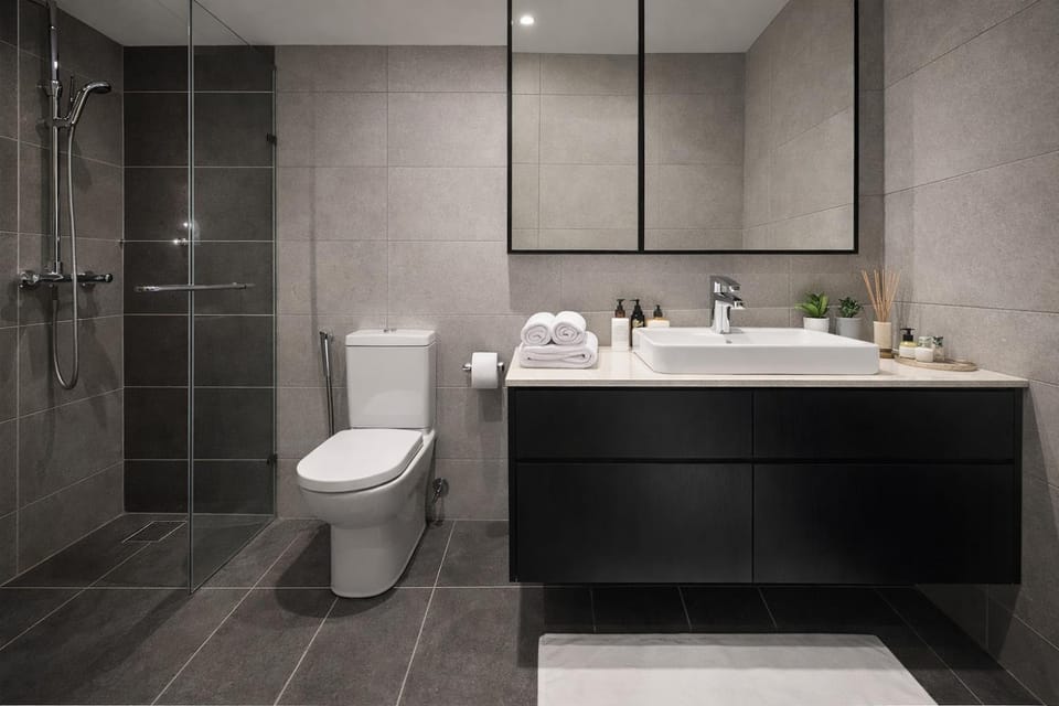 Shower, Toilet, Bathroom, bidet, towels